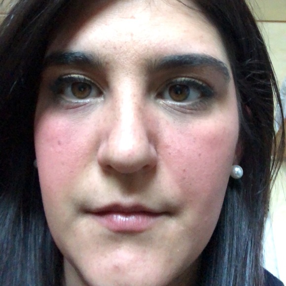 Meet your Posher, Nicole - Picture 2 of 2